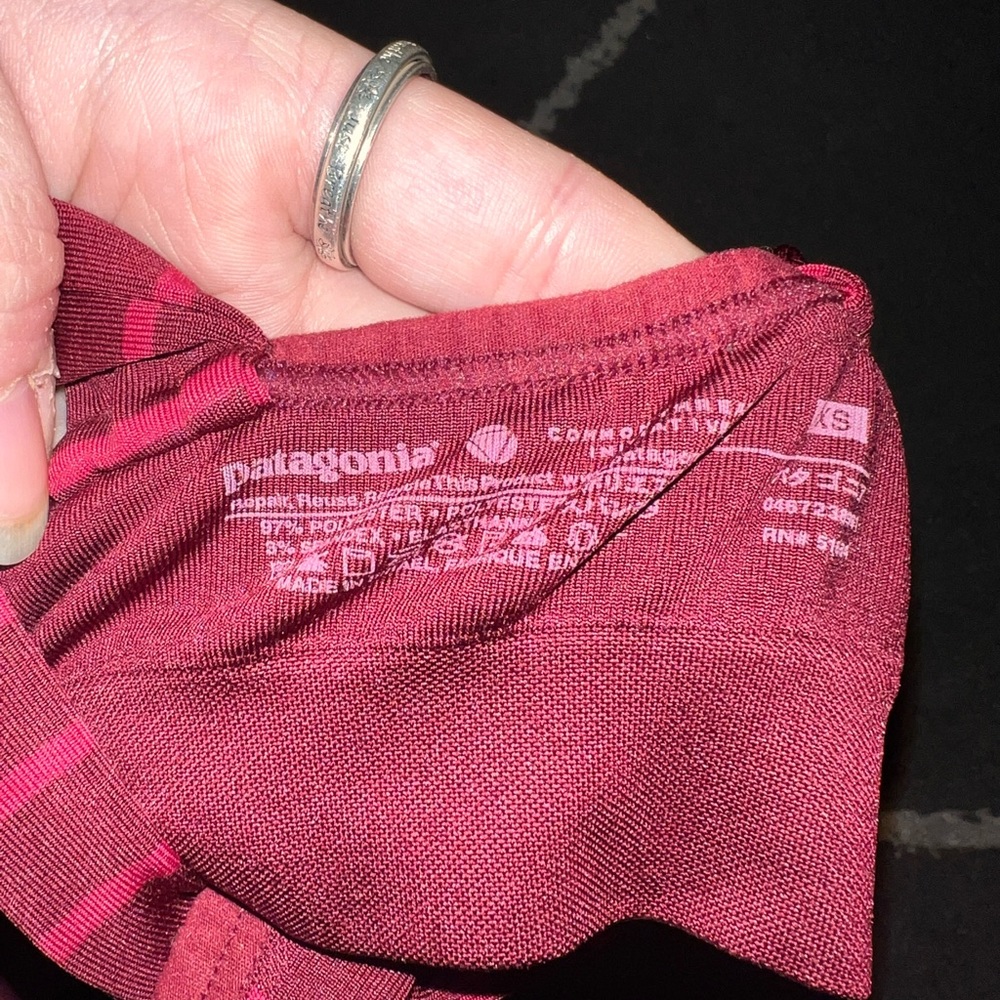 Patagonia Nouli Red Striped Tank Top Slim Fit Built-in Bra Size XS - Picture 3 of 4